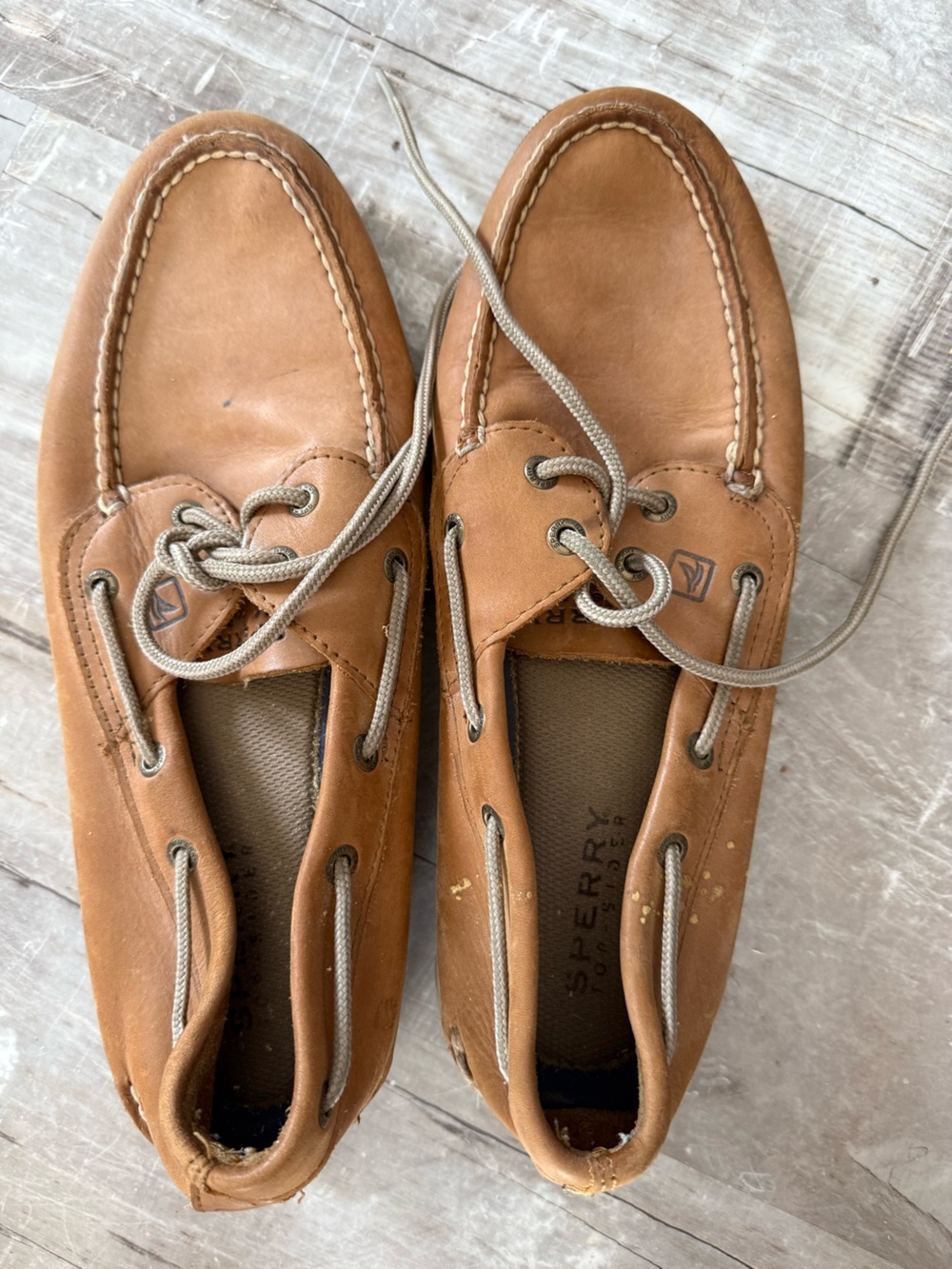 Sperry Men’s Brown Leather Boat Shoes with Gray Laces